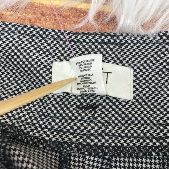 Ann Taylor Loft Houndstooth Print Capris Size 10P - Picture 5 of 6